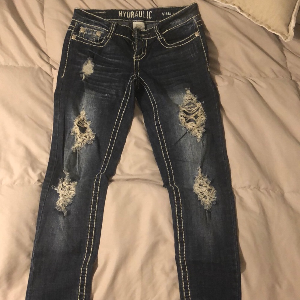 Distressed skinny jeans